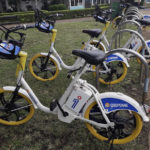 bicicletas eléctricas omni costa rica en un parque
